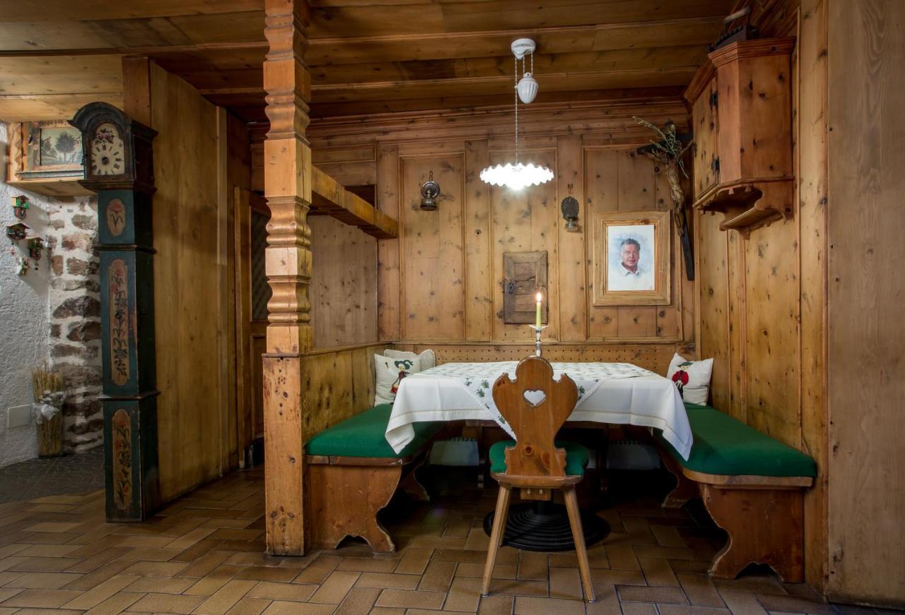 Historic Hotel Ristorante La Stua Кавалезе Экстерьер фото