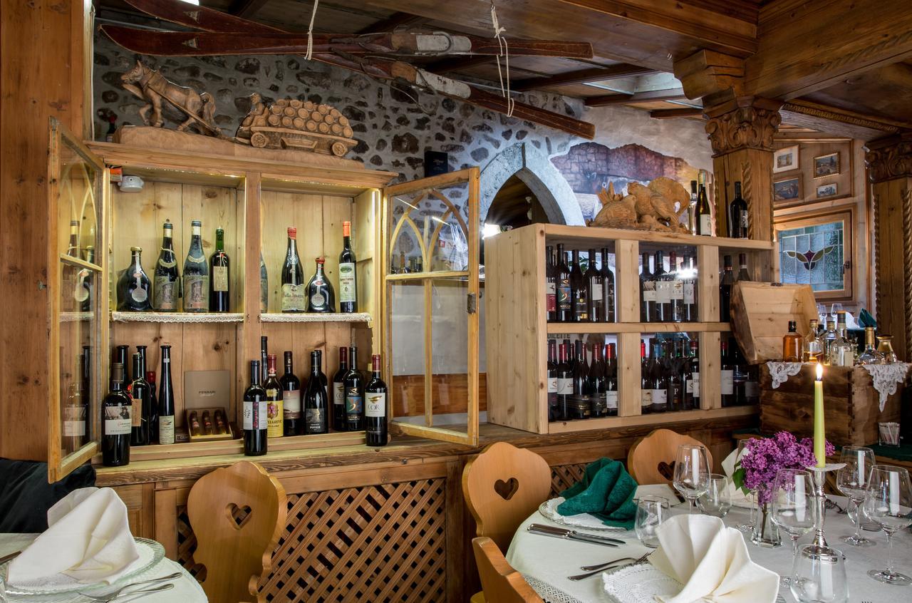 Historic Hotel Ristorante La Stua Кавалезе Экстерьер фото