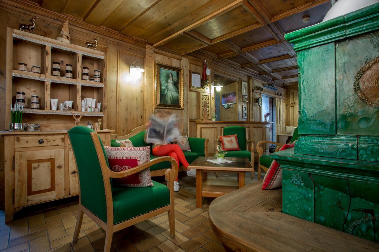 Historic Hotel Ristorante La Stua Кавалезе Экстерьер фото