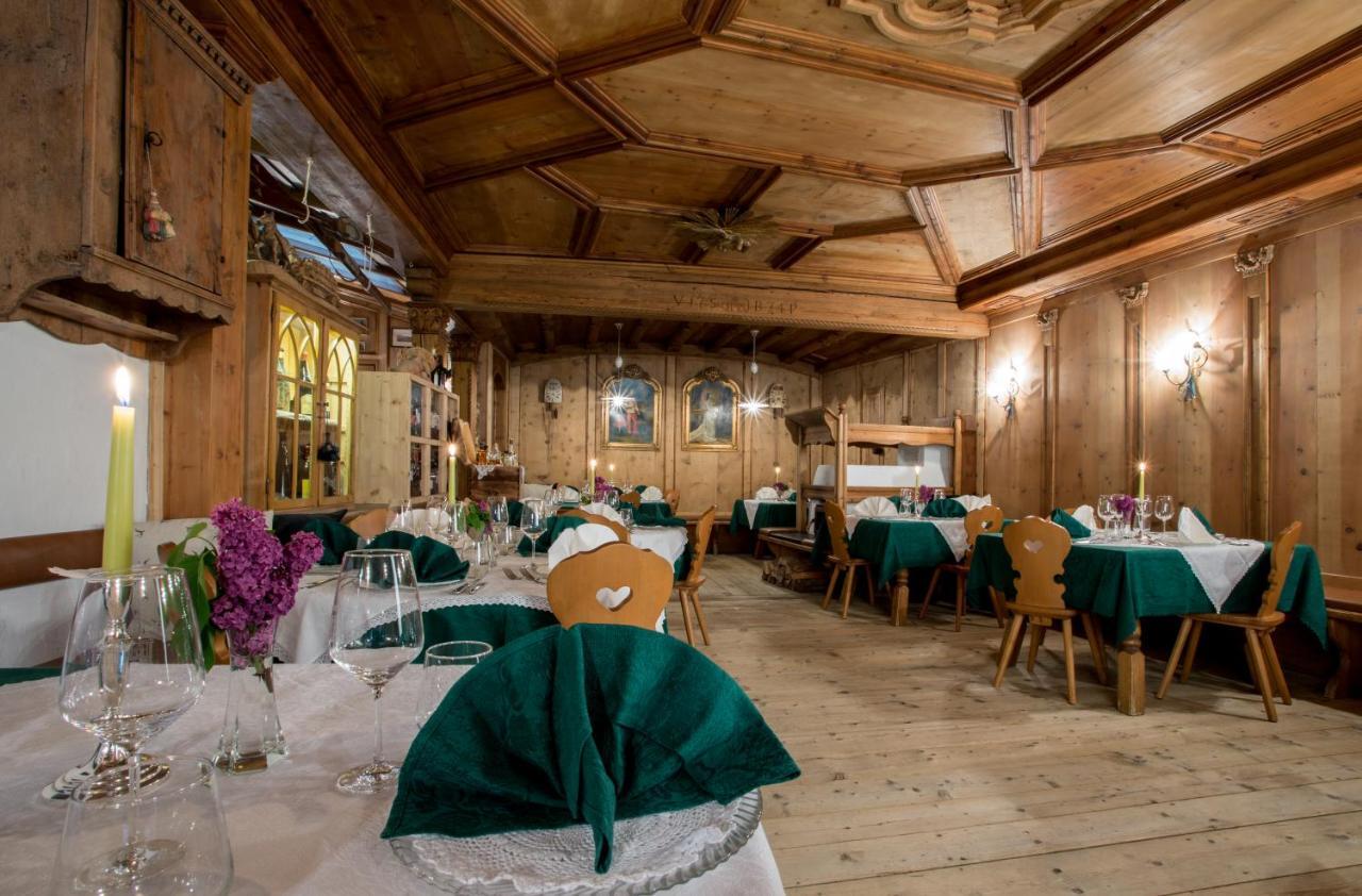 Historic Hotel Ristorante La Stua Кавалезе Экстерьер фото